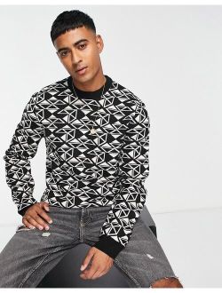 relaxed geo knit crew neck sweater in black