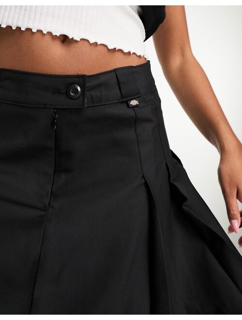 Dickies Elizaville pleated skirt in black