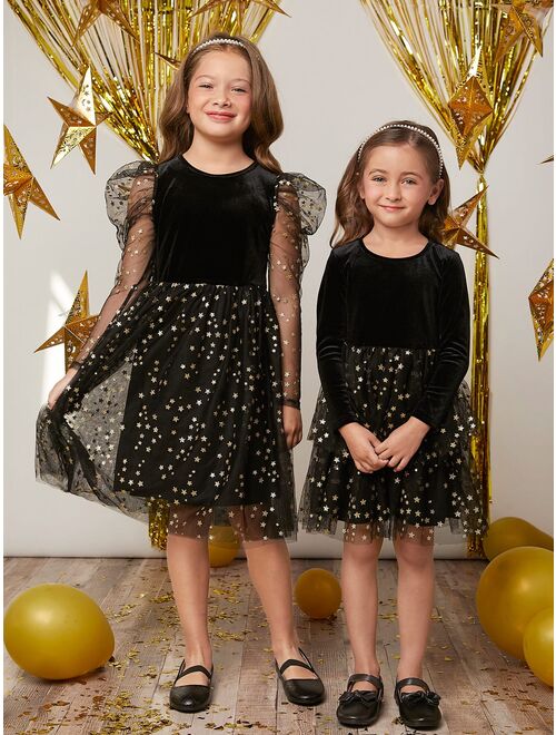 SHEIN Toddler Girls 1pc Contrast Star Mesh Velvet Dress