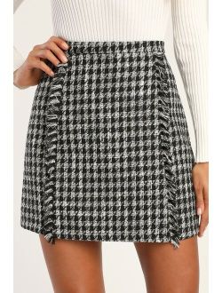 Get the Grade Black and White Houndstooth Tweed Mini Skirt