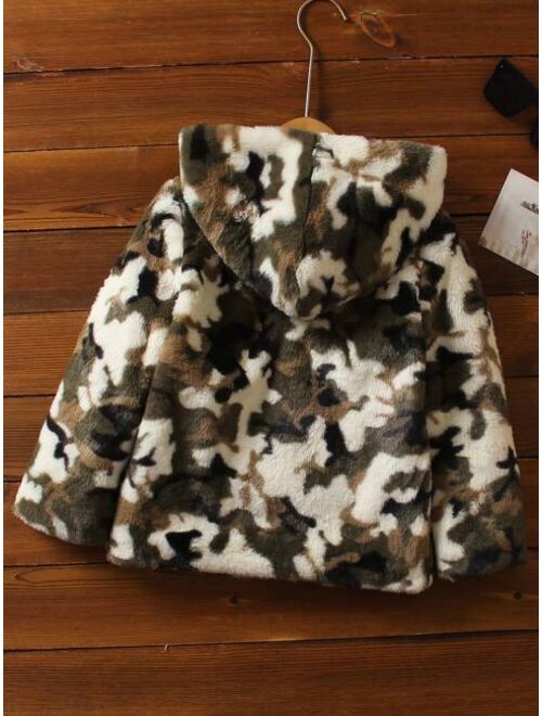 SHEIN Kids HYPEME Young Boy Camo Print Hooded Fleece Coat Without Tee