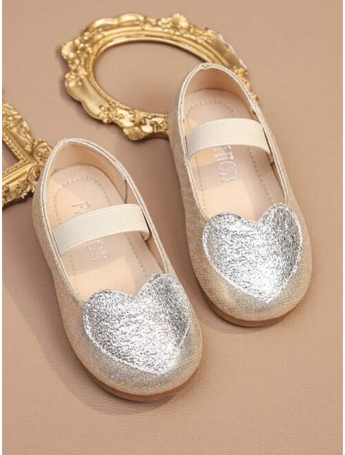 Shein Kids Comfortable And Stylish Outdoor Flat Shoes With Heart Decor
