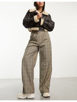 relaxed dad pants in brown check