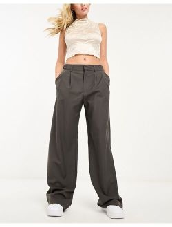 tailored adjustable waist pants in gray