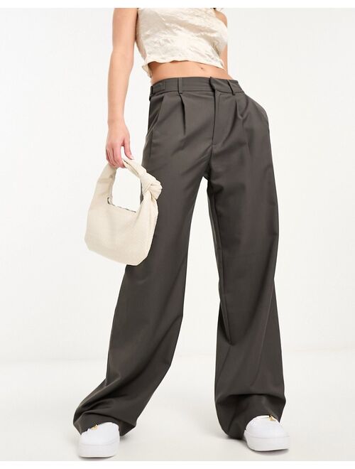 Stradivarius tailored adjustable waist pants in gray