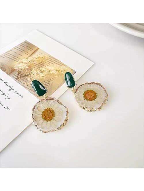 Lonmaosu Eternalflower Daisy Resin Dried Flower Earrings, Handmade Bohemian Pressed Dried Flowers, 925 Silver Needle, 18-karat Gold Plated