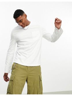 long sleeve heavyweight t-shirt with pocket in white