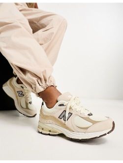 2002R sneakers in taupe - Exclusive to ASOS