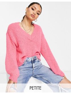 Petite chunky v neck sweater in pink