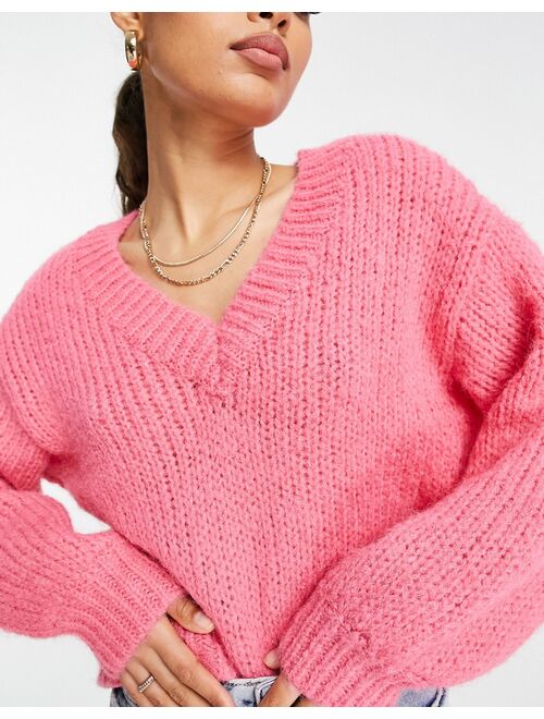 Vero Moda Petite chunky v neck sweater in pink