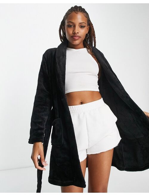 New Look 'ready, set, glow' slogan robe in black