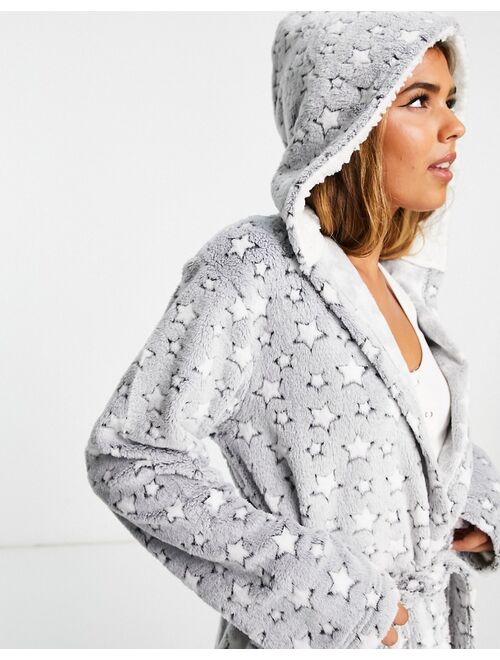 Loungeable hooded robe with sherpa lining in gray multi star