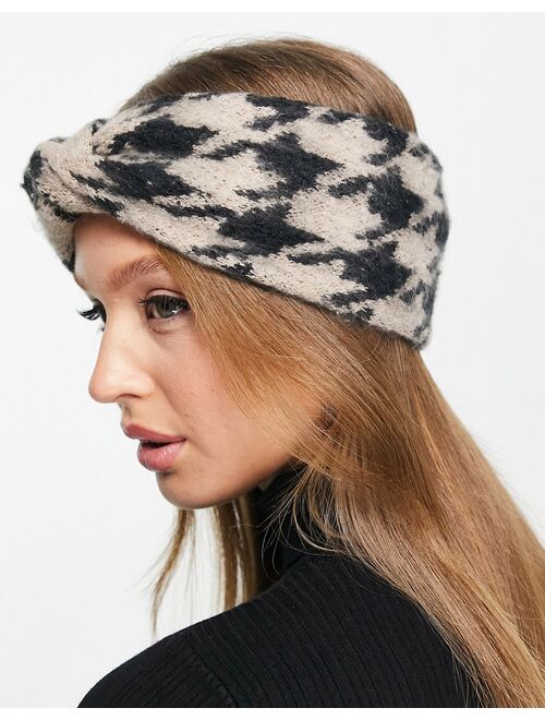 Pieces knitted headband in brown houndstooth