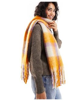 Only soft tassel scarf in orange and lilac check