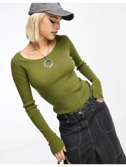 knit ribbed scoop neck sweater in khaki