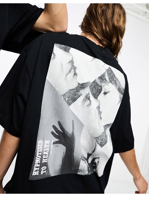 COLLUSION Unisex back kiss print T-shirt in black