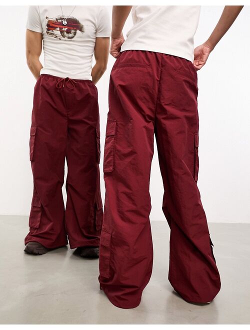 COLLUSION ripstop flare cargo in deep red