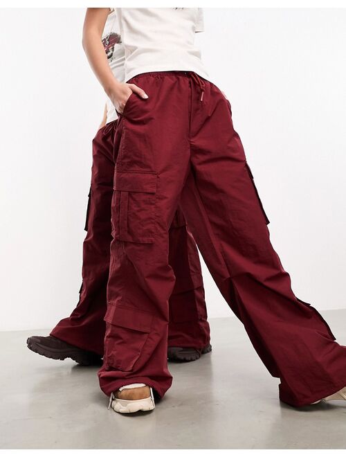 COLLUSION ripstop flare cargo in deep red