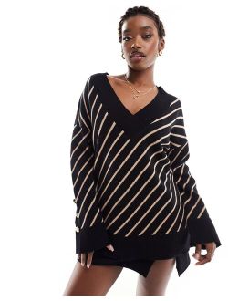 stripe v-neck sweater in black