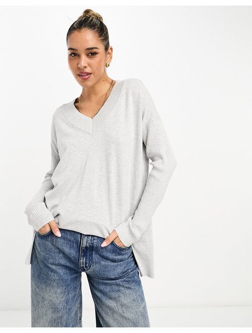 River Island v-neck fine knit sweater in gray