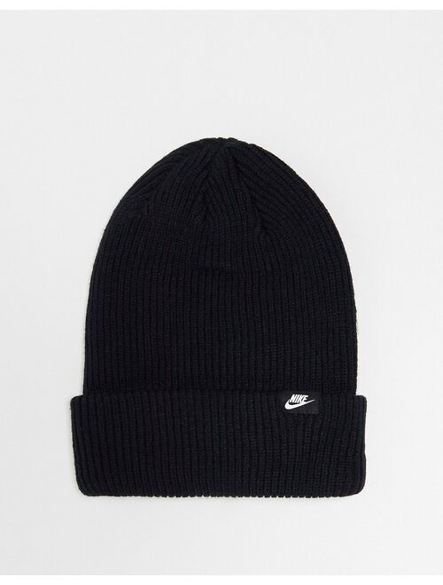 Nike Peak beanie in black
