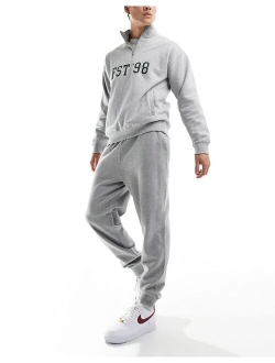 tapered sweatpants in gray marl