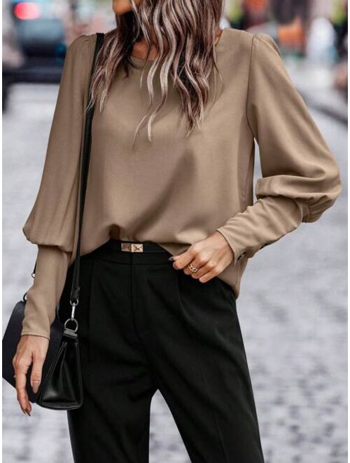 SHEINLONESS Solid Button Back Blouse