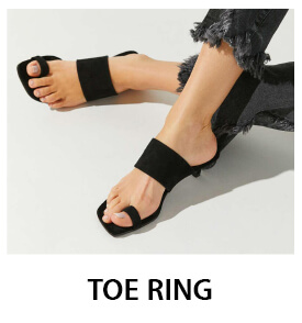 Toe ring sandals 